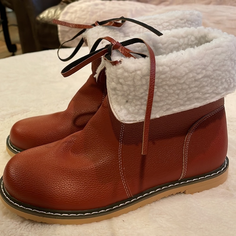 Boots** - Picture 2 of 7